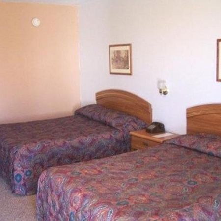 Budget Deluxe Motel Rolla Værelse billede
